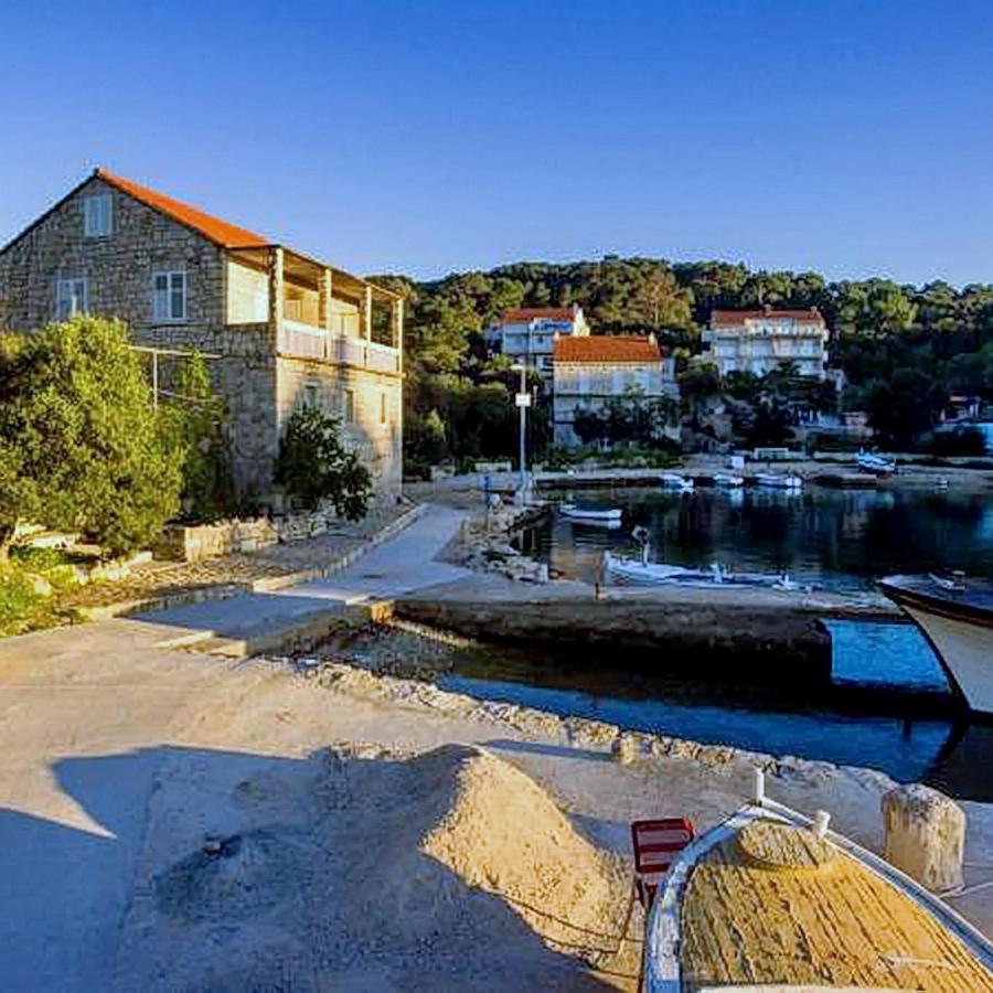Guest House Kiko Pomena Exterior photo