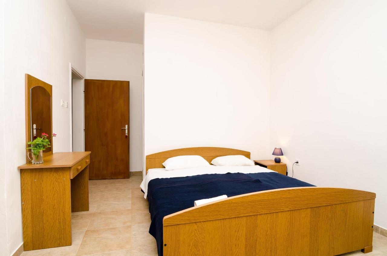 Guest House Kiko Pomena Exterior photo